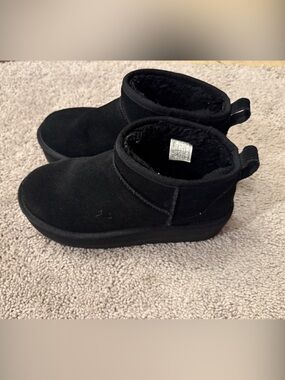 Ugg Platform Black Boots